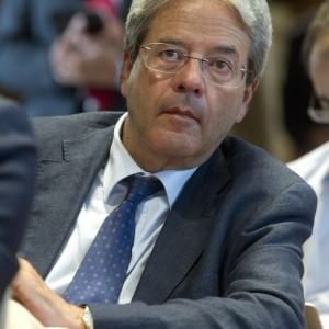 Terrorismo, Gentiloni: "Opzione militare non è unica risposta"