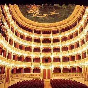 Salerno, teatro Verdi troppo costoso: i 5 stelle attaccano