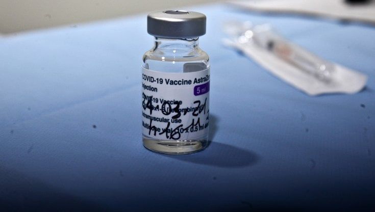 Furbetti del vaccino a Biella: raffica di avvisi, nel mirino anche i vertici dell'Asl
