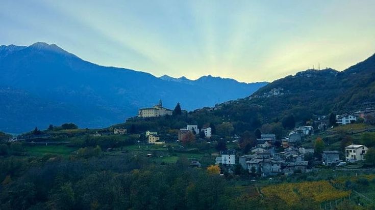 Valtellina, sogno d'autunno. Tra dimore storiche, vino e pizzoccheri (e una gara podistica)