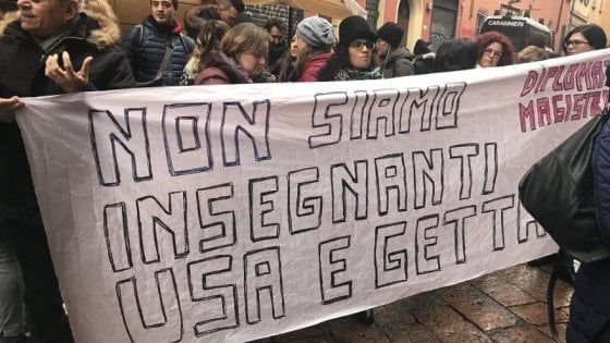 Caso maestre diplomate: duemila subito escluse dalle graduatorie per il ruolo