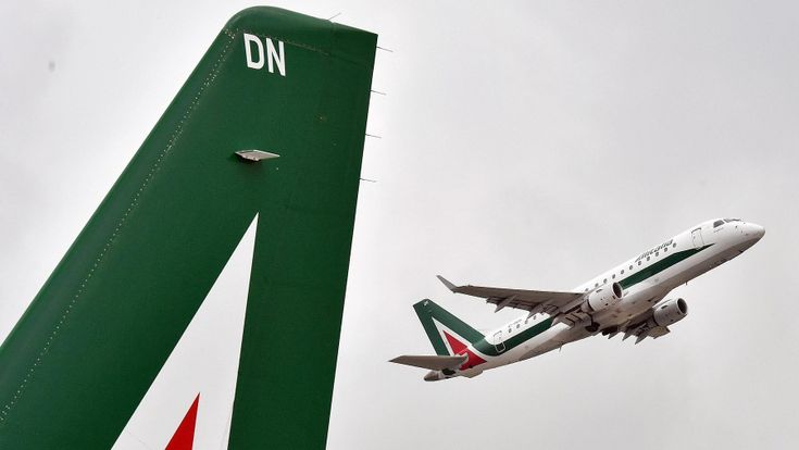 Alitalia, due settimane per salvarla. Delta e Ryanair a caccia delle spoglie