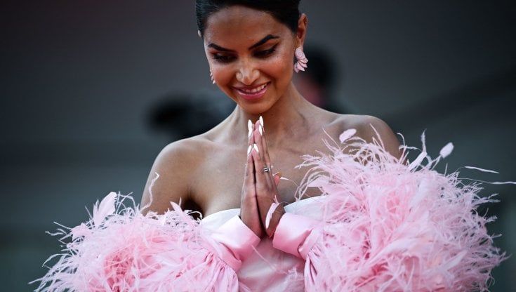 Venezia 79. Ciak, si sfila: le pagelle dei look della quarta serata alla Mostra del cinema 2022