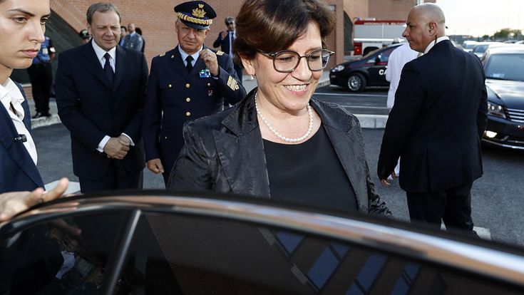 Sui migranti il sovranista adesso è nudo