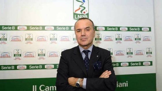 Serie B, si riparte il 17 giugno con Ascoli-Cremonese. Confermati play-off e play-out
