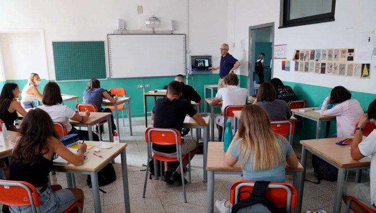 Scuola, ecco tutte le date da segnare sul calendario: l'inizio e la fine delle lezioni, i ponti e le vacanze