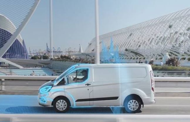Plug-in anzi elettrico, ed è via libera nelle Ztl