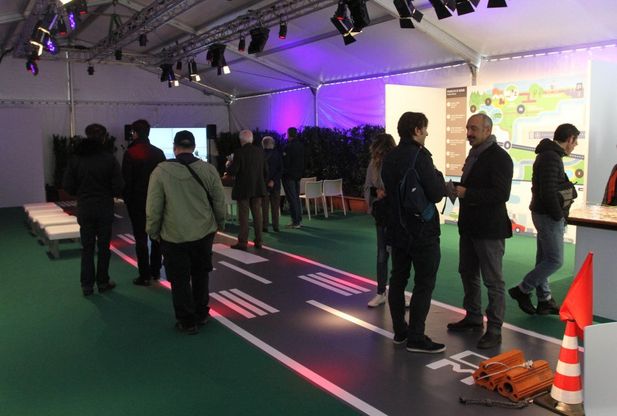 In piazza della Repubblica lo stand dell'aeroporto di Peretola