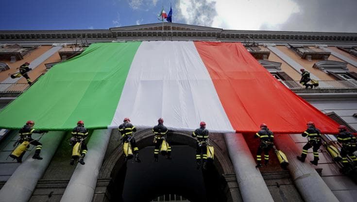 Festa del 2 giugno una giornata di eventi a Napoli: concerto gratuito al San Carlo