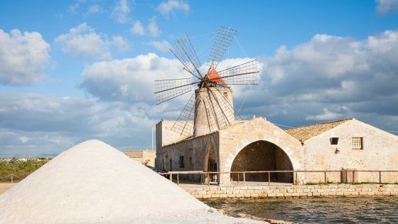 Sale, mandarini, tonno: i tesori (a rischio) delle tavole di Sicilia e Sardegna