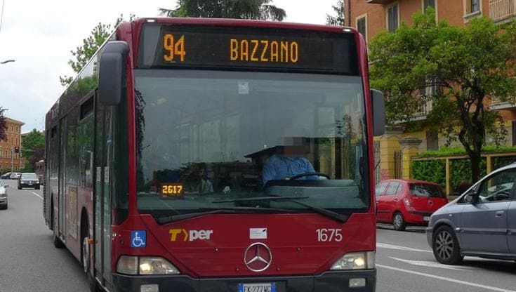Anziana di 83 anni multata sul bus: “Il biglietto non risultava obliterato”. Sanzione da 115 euro