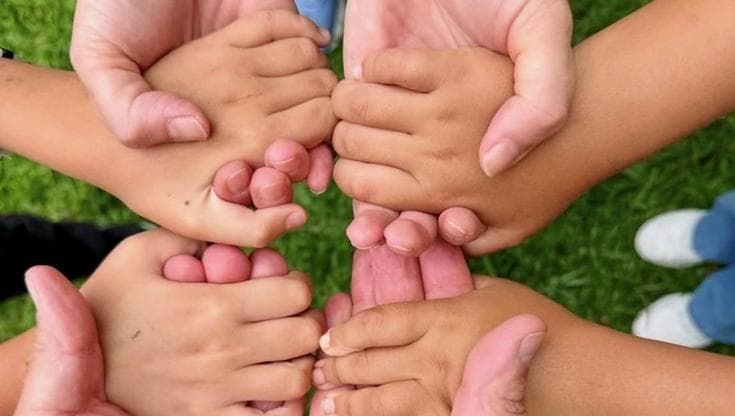 Benedetta Rossi presenta le due figlie adottive: “Siamo ufficialmente una famiglia”