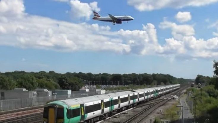 Aerei vietati per le tratte brevi se c'è il treno. L'Europa dice sì, e ora vale per tutti i Paesi