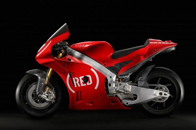 MotoGp Valencia: Aprilia in rosso a sostegno delal lotta all'Aids