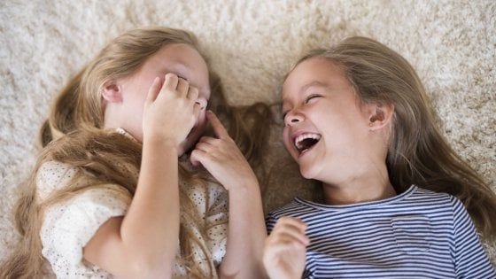 Giornata mondiale della risata: dalla salute al lavoro, gli effetti positivi dell'ilarità