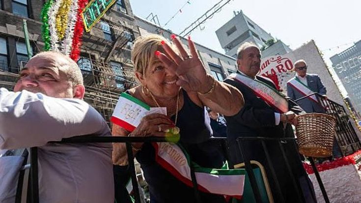 New York, italoamericani contro Mamdani: “Ha cancellato Little Italy dalle mappe”. E lui si corregge