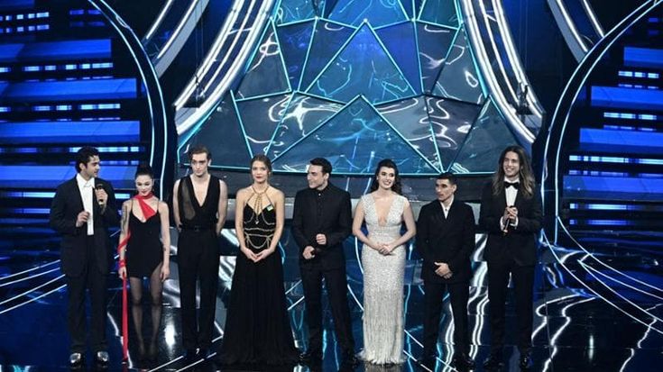 Mare Fuori a Sanremo, il testo sulla violenza di genere recitato dal cast della serie