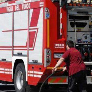 Razzi da imbarcazione nella spazzatura a Palermo, uno esplode: paura a piazza XIII Vittime