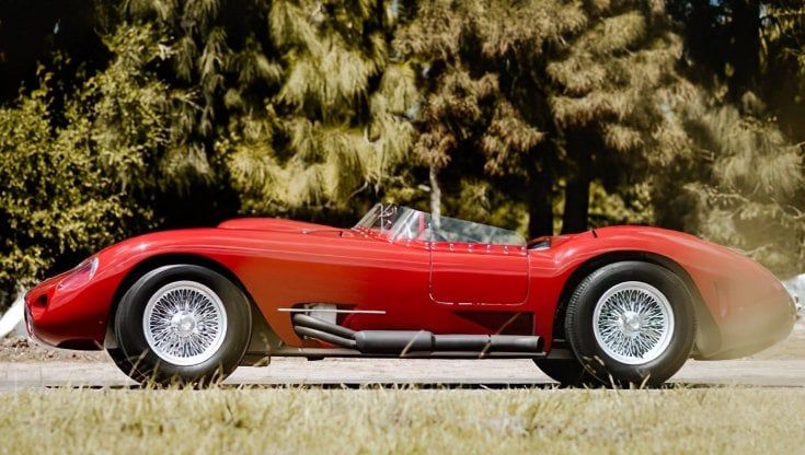 L'incredibile replica della Maserati 450S, partendo dal volante di Fangio