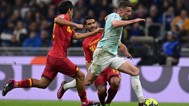 Robin Gosens: "Divento psicologo, agli atleti serve aiuto. E in Champions voglio il derby Inter-Milan"