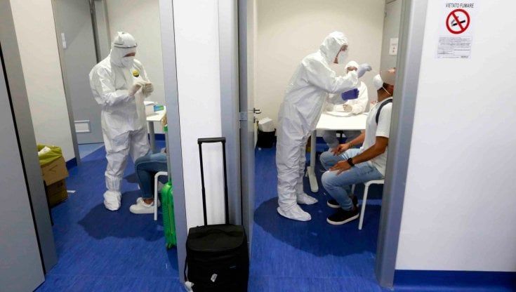 La variante Delta nel mirino dei controlli per tutti i positivi al Covid in Toscana