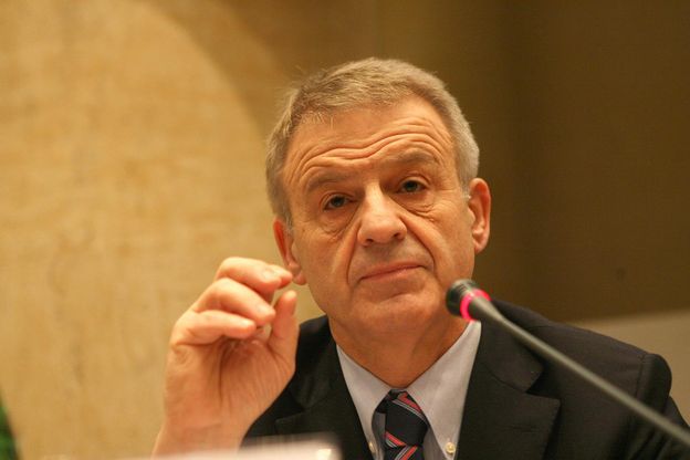 Soldi sottratti al ministero, Clini interrogato dai pm svizzeri