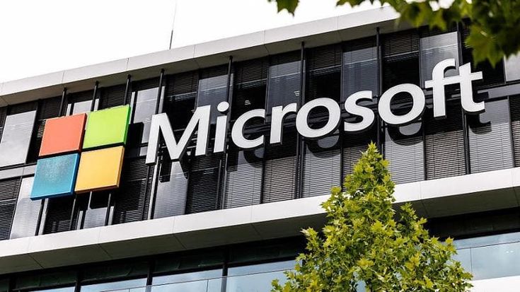 Manager di Microsoft: “L’addestramento dell'Ia è il più grande furto di lavoro della storia”
