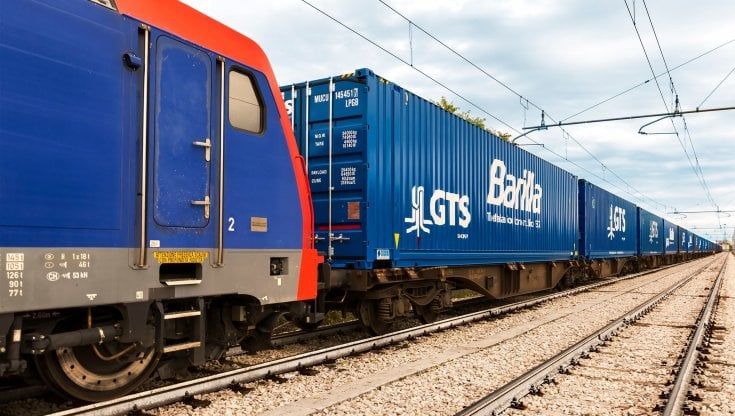 I prodotti Barilla viaggiano verso il sud Italia su rotaia: seimila camion in meno sulle strade