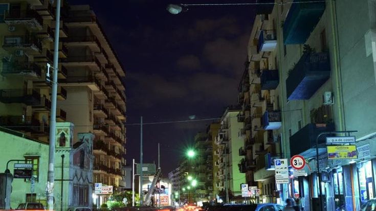 Un anno per riaccendere la luce nelle strade al buio. La promessa del Comune