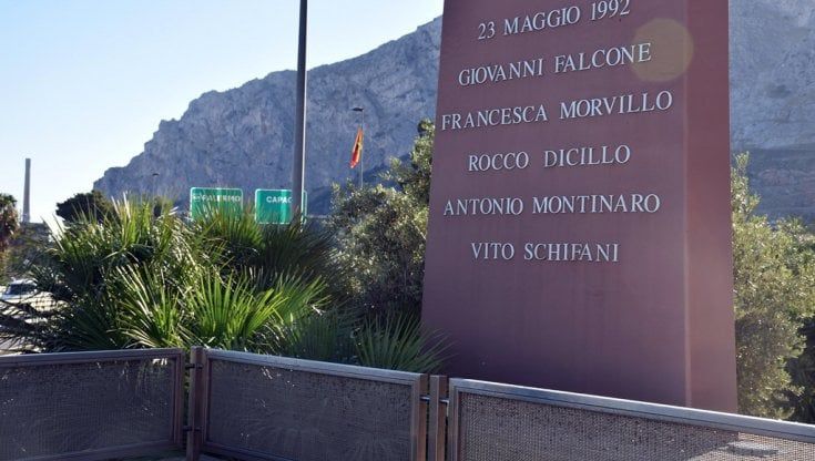 Fava all'attacco di Musumeci: "Chiede aiuto a Dell'Utri, si tenga lontano dalla commemorazione di Capaci"