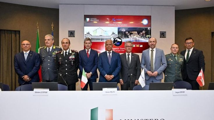 Con Empact 997 indagini e 1.270 arresti. Piantedosi: “Priorità è lotta all’immigrazione clandestina”