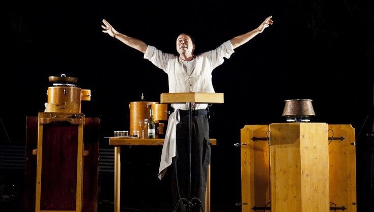 Il Cucinar ramingo di Giancarlo Bloise: la sfida di mischiare testi teatrali, pentole e sapori antichi 
