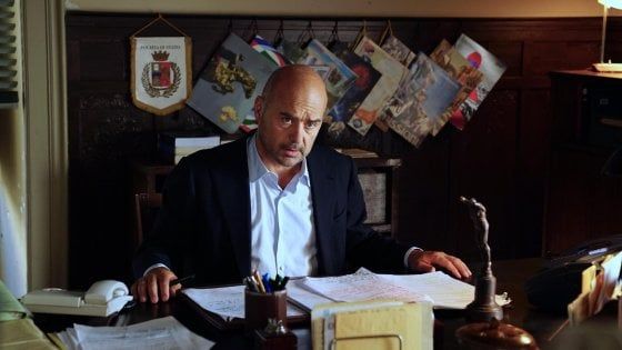 'Amore', il commissario Montalbano in replica fa quasi sei milioni
