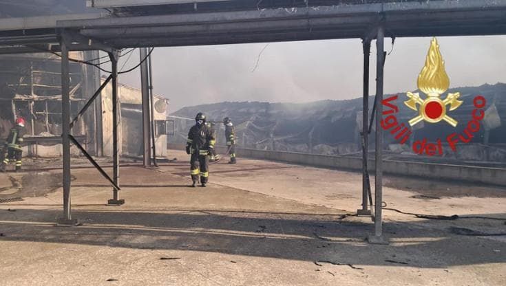 Incendio a Piazza Armerina, morte 300 mila galline