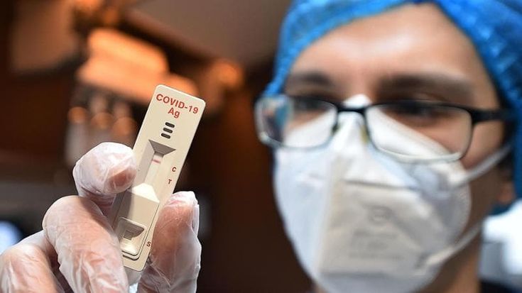 Covid, l’ondata d’estate c’è ma non si vede. L’Oms: casi aumentati di cinque volte