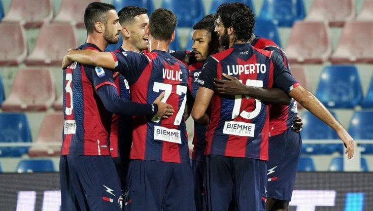 Crotone-Spezia 4-1: Messias scatenato, prima vittoria per i calabresi