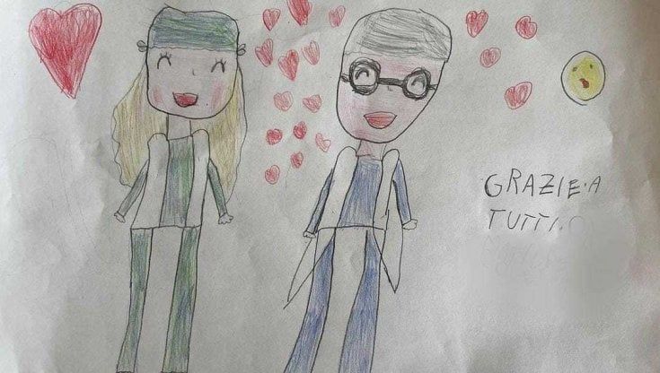 Bari, la bambina di 5 anni azzannata da un pitbull sta meglio e dona un disegno ai medici: "Grazie a tutti"