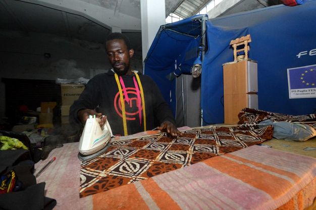 Bari, la moschea degli immigrati è nelle tende