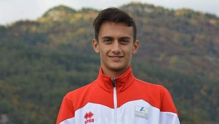 Giovanni Perrone, promessa dell'atletica, muore in moto: "Dieci giorni fa il suo record sugli 800 metri"