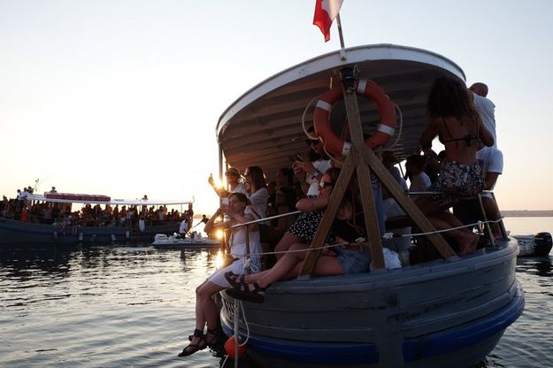 Siracusa, il concerto dei Nouvelle Vague è in barca