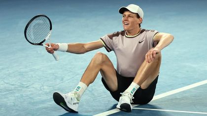 Sinner vince l'Australian Open, le immagini della premiazione