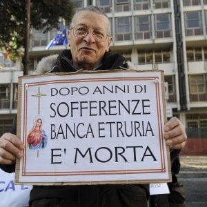 Banca Etruria, ordini dall'alto per piazzare i bond 