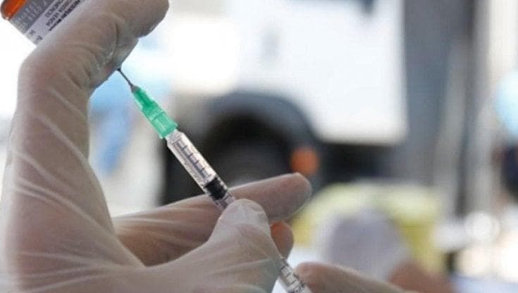 Covid ed Herpes: l’amministrazione Trump cancella studi che dimostrano la sicurezza dei vaccini