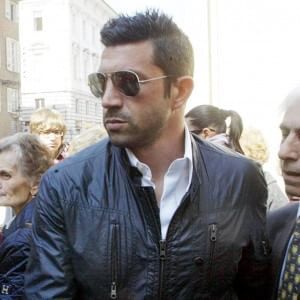 Abusi sui figli, condannato l'ex calciatore Matteo Sereni 
