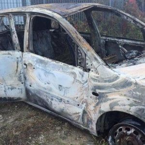 Cuneo, arrestato un boscaiolo per l'omicidio del pensionato trovato carbonizzato in auto