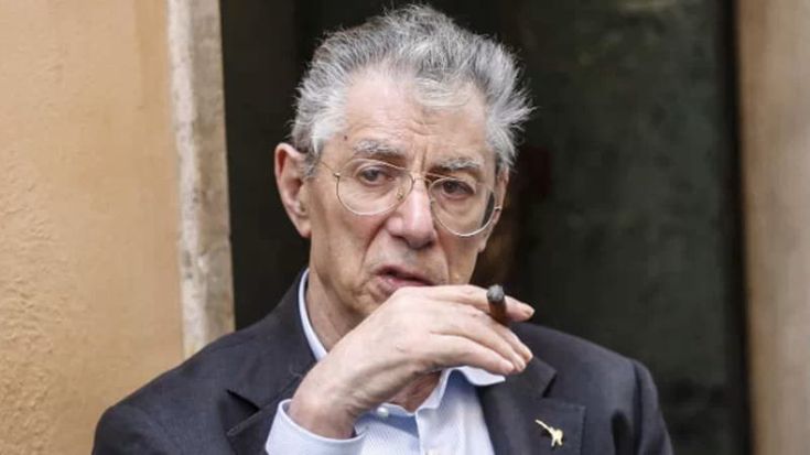 È morto Umberto Bossi. Addio al Senatùr, fondatore della Lega. Salvini: “Mi ha cambiato la vita”