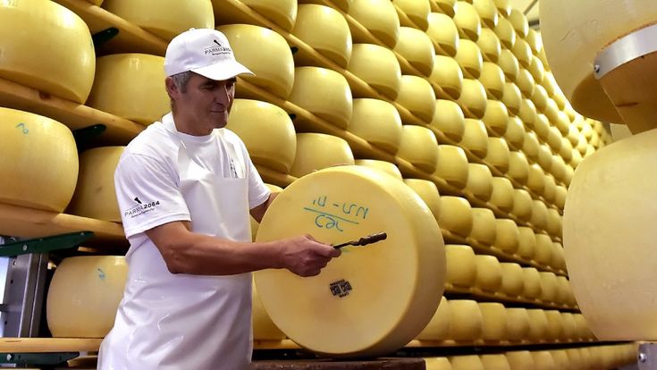 Il Parmigiano reggiano è in forma e la Francia se lo vuole divorare