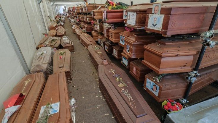  Funerale e sepoltura costano caro: quattromila euro per l’ultimo saluto