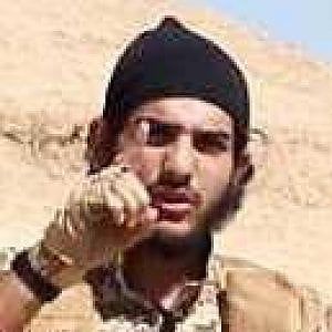 Parigi, identificato kamikaze dello Stade de France: Isis pagò alla famiglia 5mila euro e un gregge
