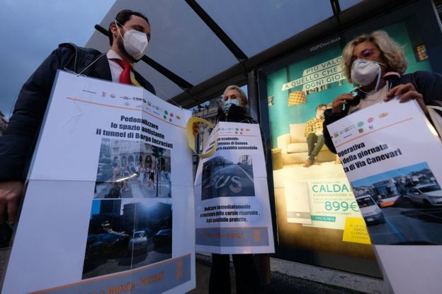 Ambientalisti in piazza a Genova: decalogo al Comune per una mobilità sostenibile